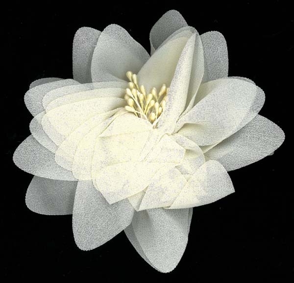 FLOWER BROOCH - IVORY